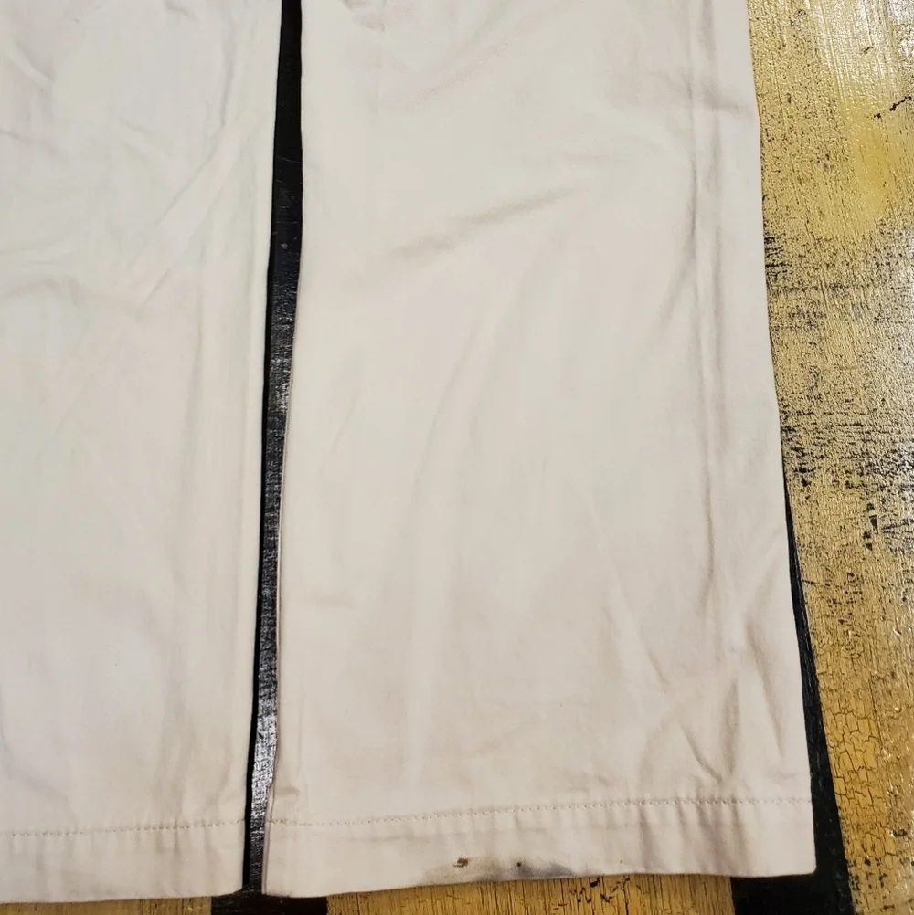 🤴👖 Old Navy Classic Khaki Dress pants 33 x 32